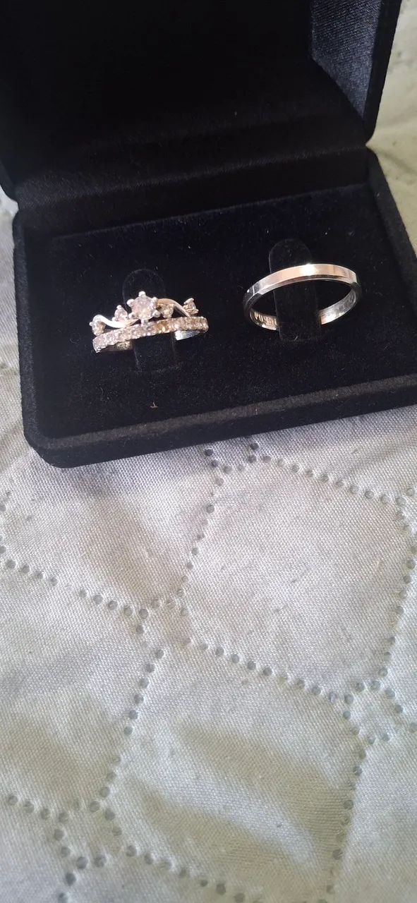 Vendo par de alianças impecável de prata 925 - Foto 2
