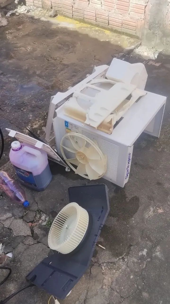 Limpeza de ar condicionado janela em domicílio  - Foto 4