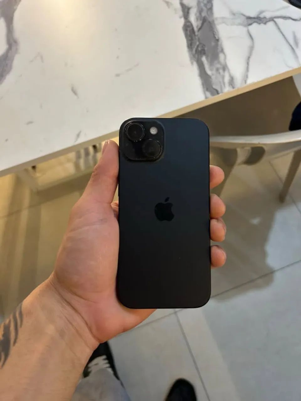 IPHONE 15 bateria 90% 