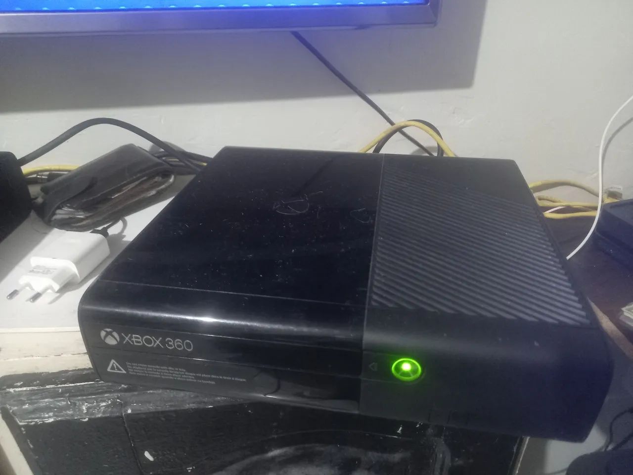 XBOX  360 SUPER  SLIM 