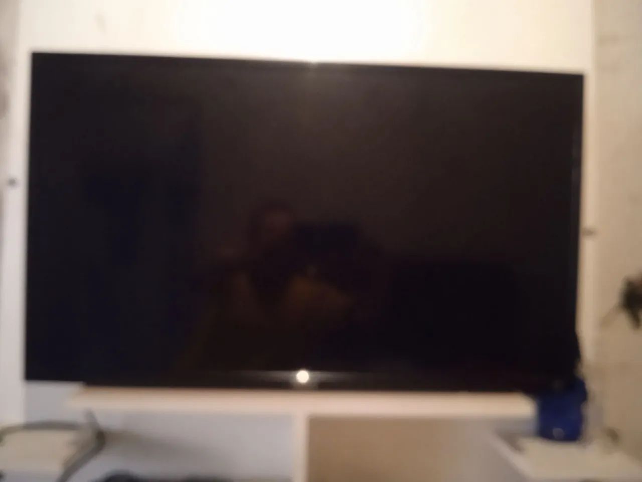 Vendo essa tv 32 polegada não é smart  - Foto 3
