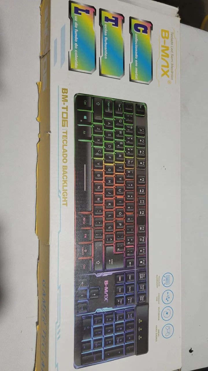Teclado B-max semi-mecânico 