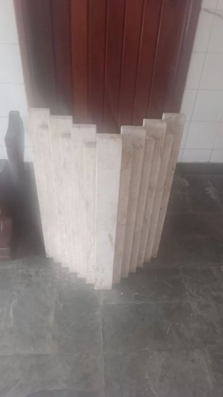 Mesa de Canto em Mármore Travertino 