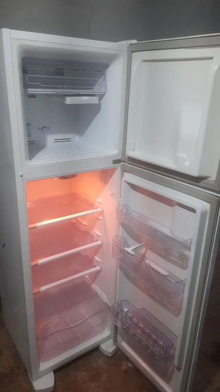 Geladeira electrolux frost free DF35A - Foto 4