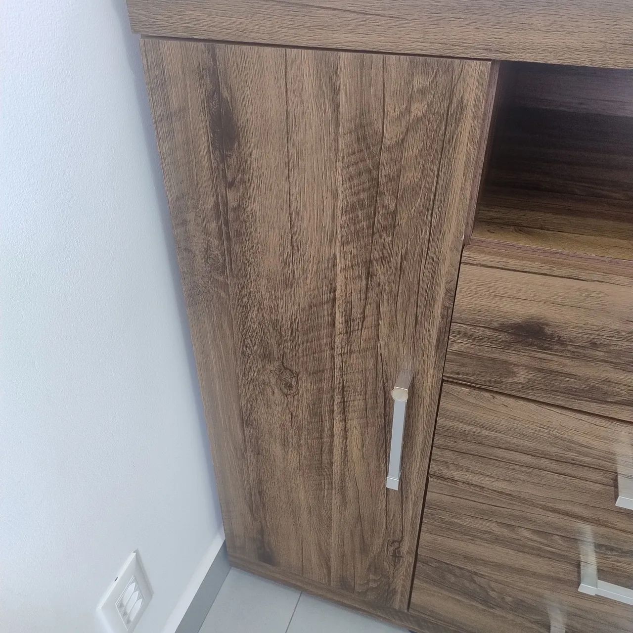 Comoda com 4 gavetas semi nova com rodinha - Foto 4