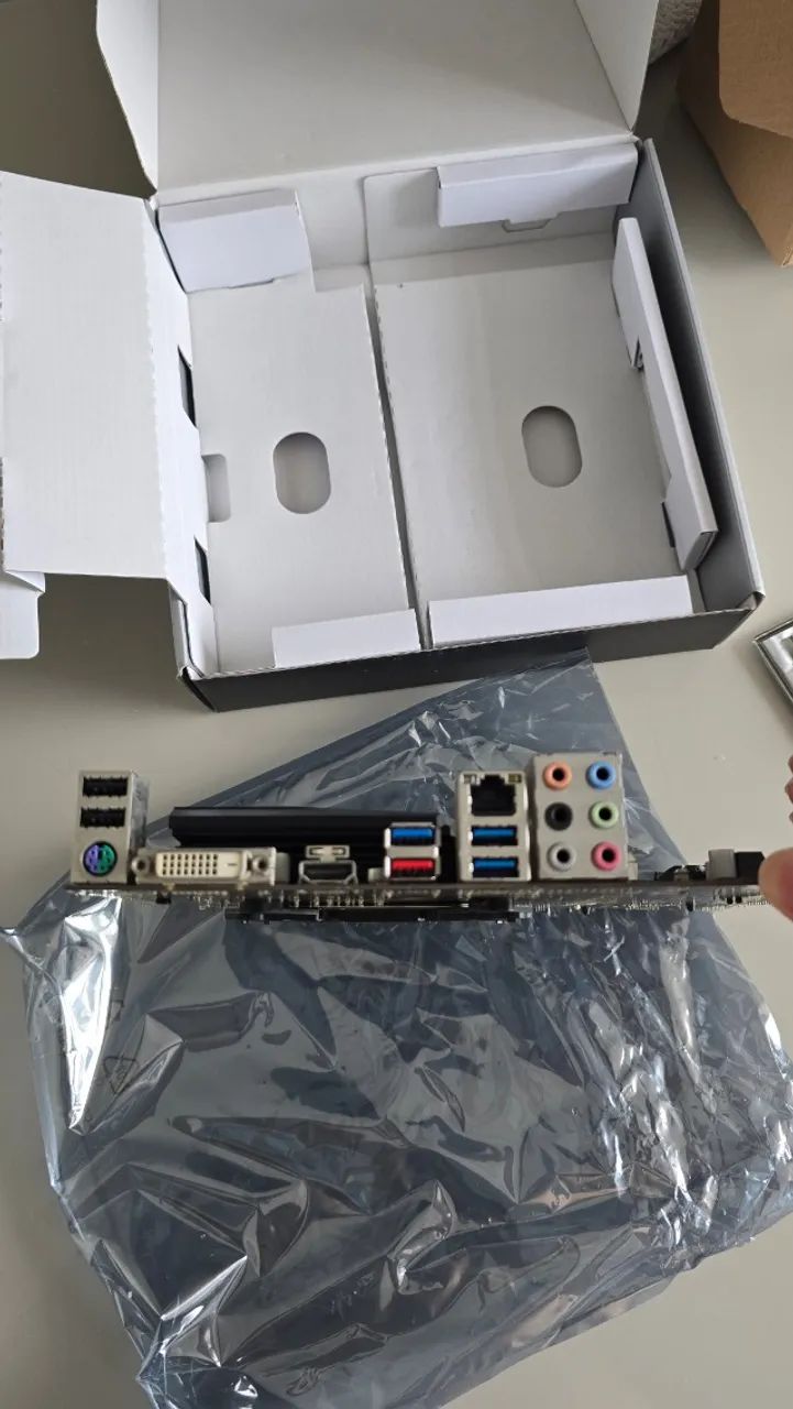 Placa Mãe Gigabyte Aorus B360M - Foto 3