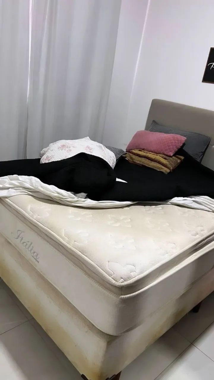 Cama Box Casal com Colchão - Usada