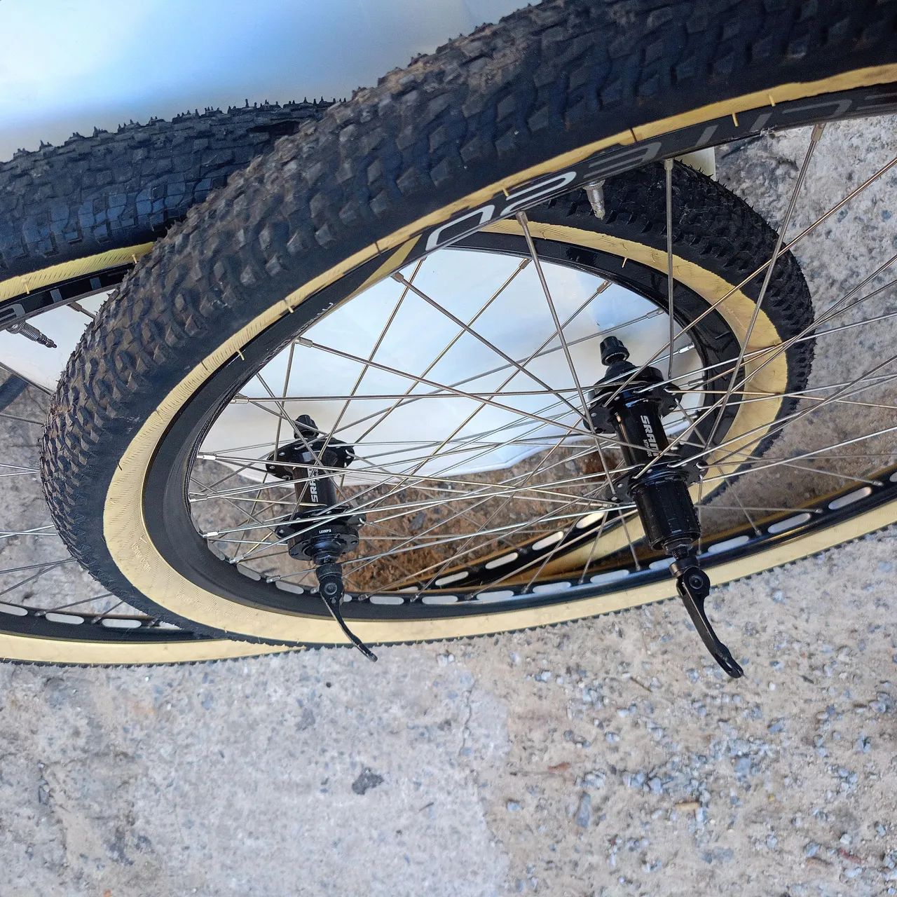 Rodas 29 Elite completas. ( Par )