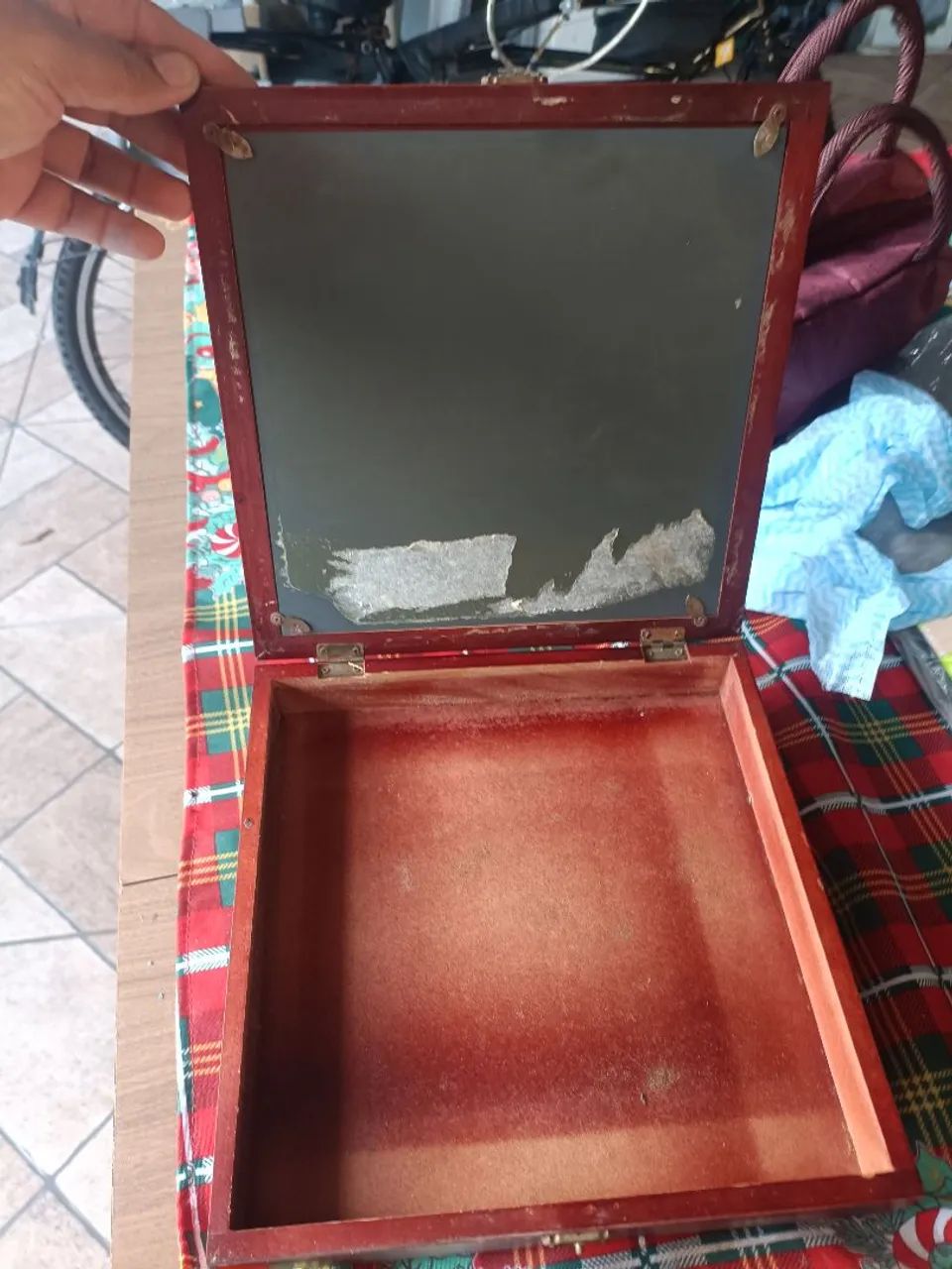 Jogo de xadrez espelhado e caixa de madeira. - Foto 3