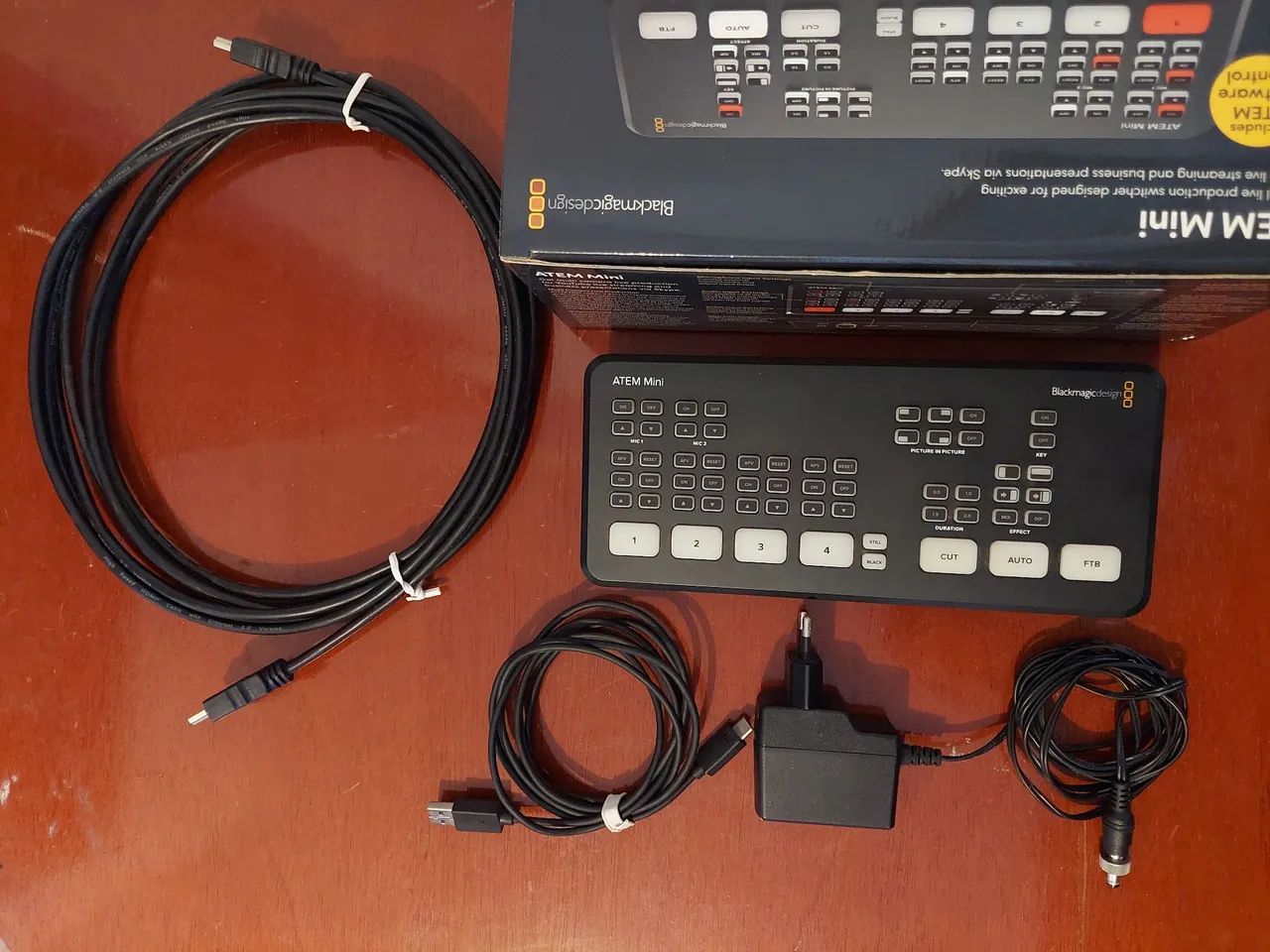 Mesa de captura para Livestream/multi-cam - Blackmagic ATEM Mini (não é a PRO) - Foto 2