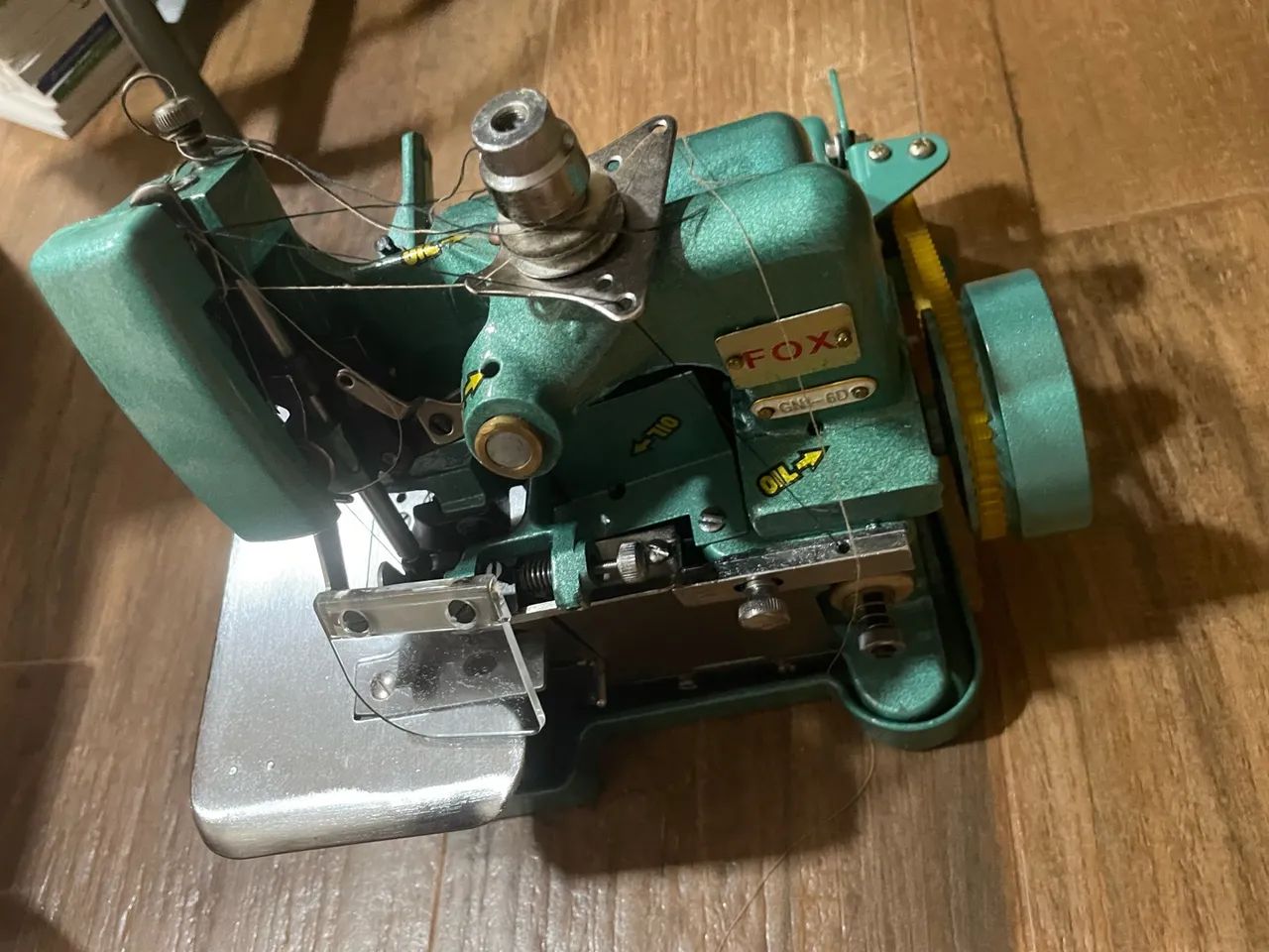 Overlock semi industrial  - Foto 4