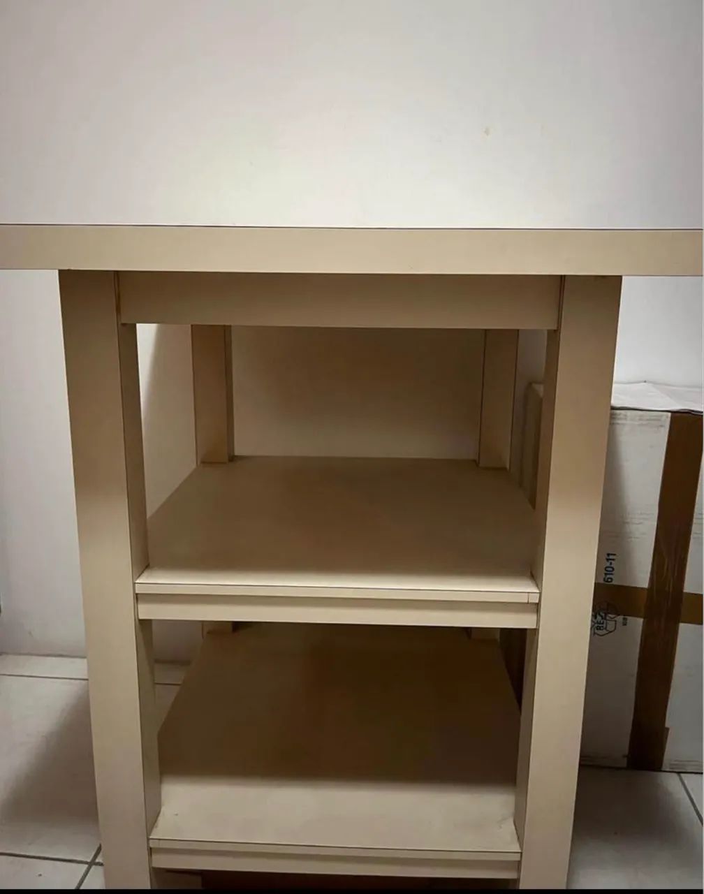 Mesa de apoio com tampo em mármore - elegante e atemporal - Foto 2