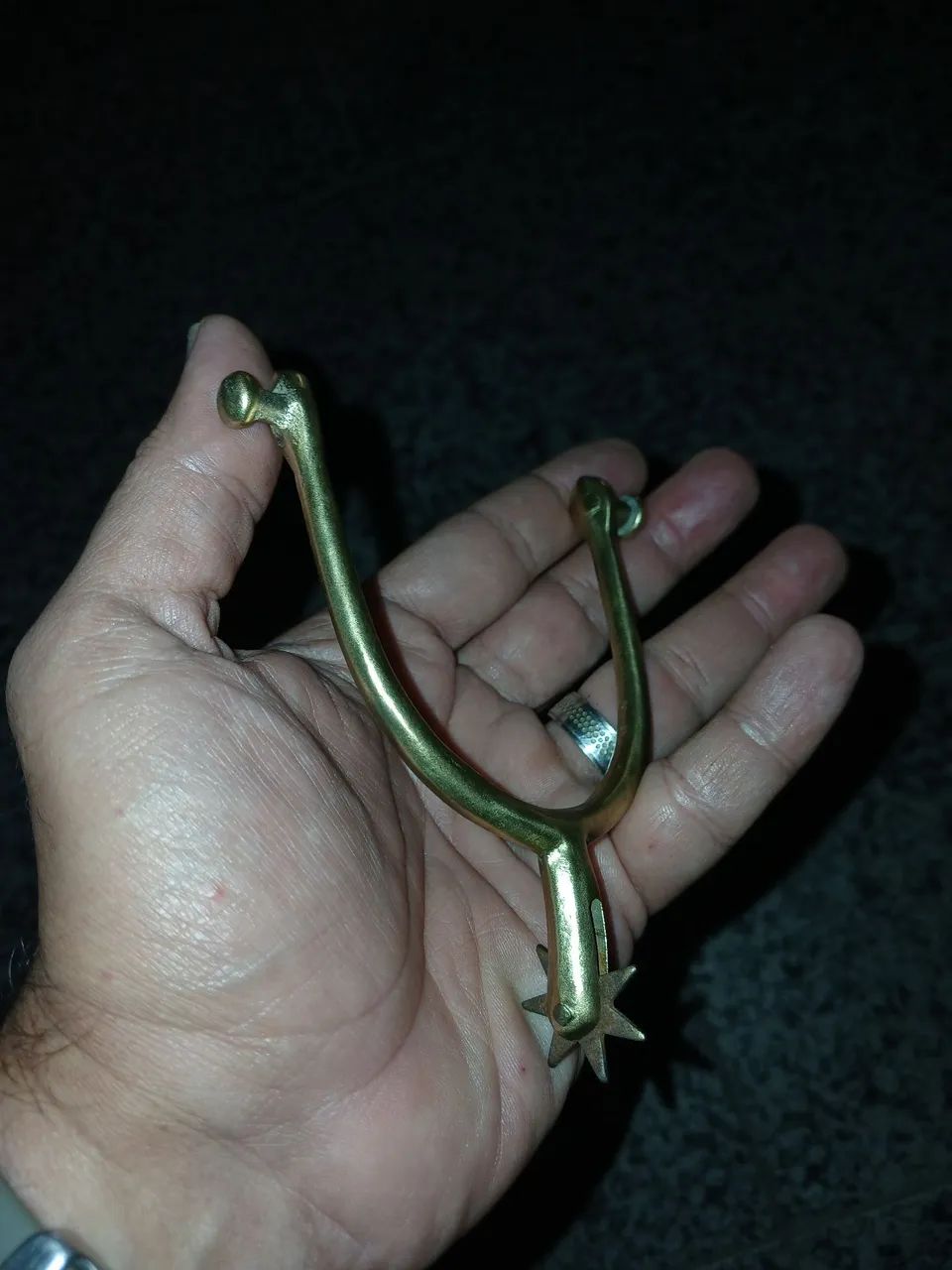 Espora antiga de metal dourado  - Foto 3