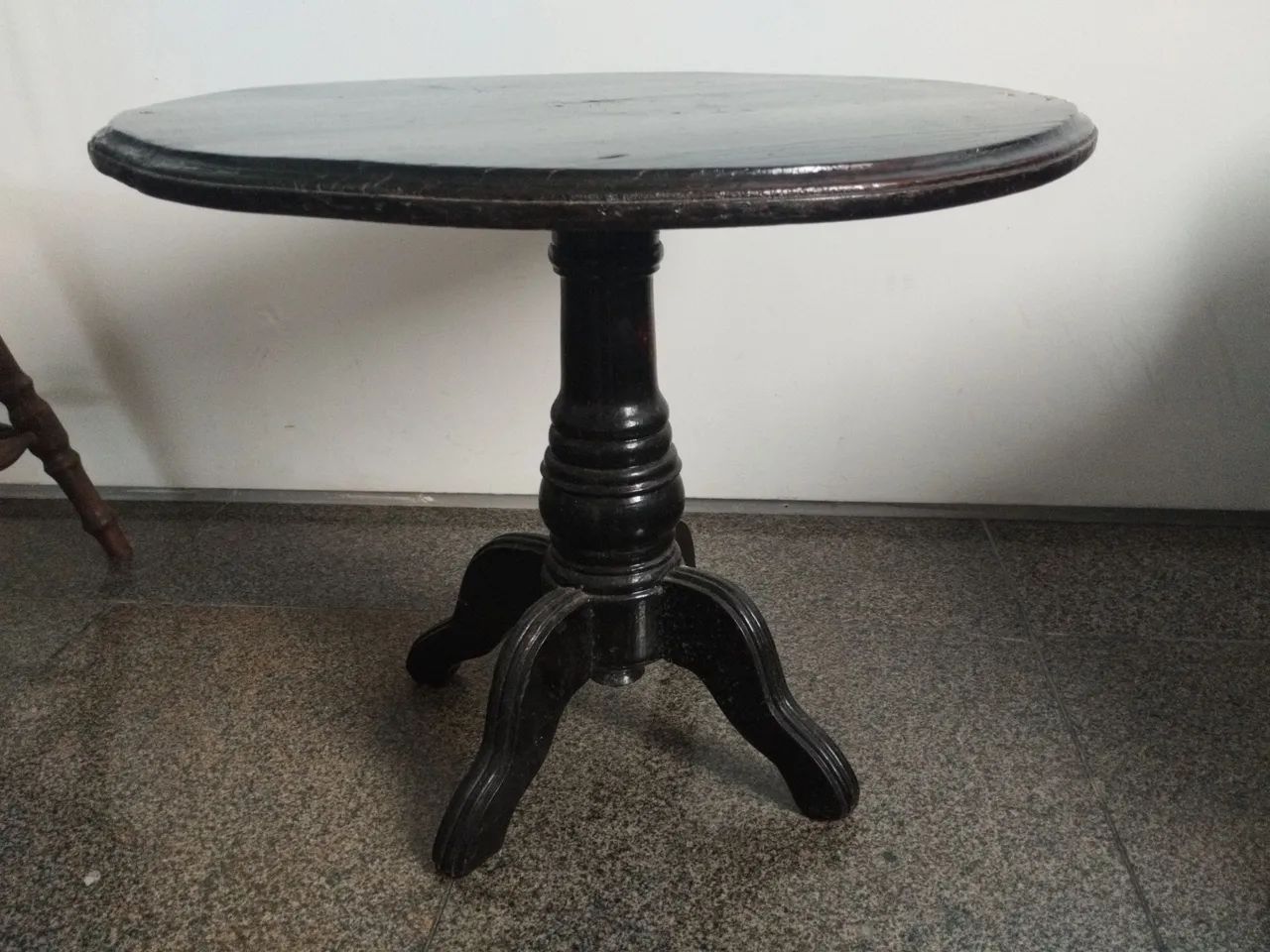 Mesa francesa de centro ou canto. Antiguidade.