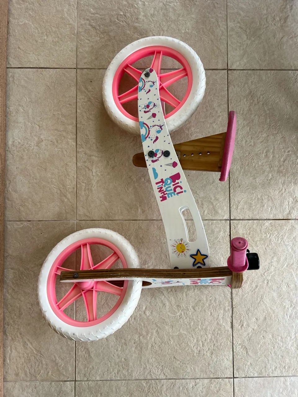 Bicicleta de equilíbrio infantil - madeira  - Foto 5