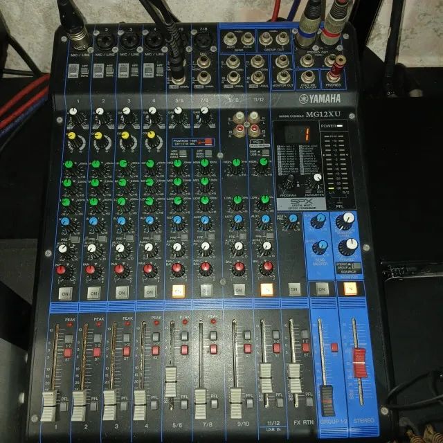 Mesa de som Yamaha MG12XU