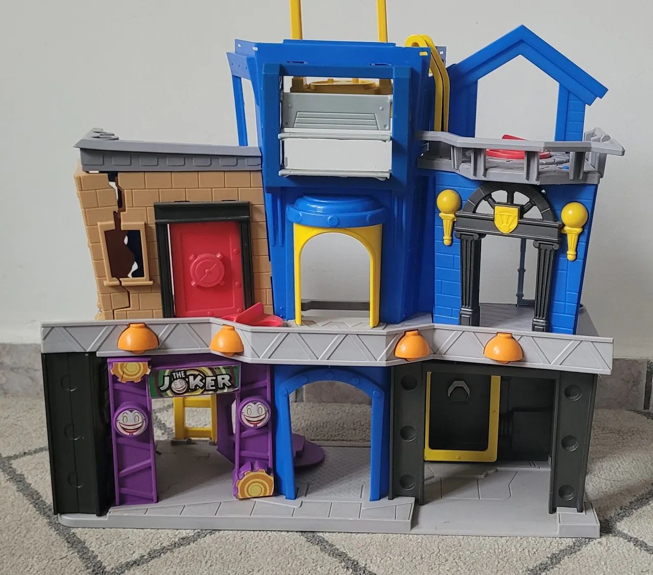 Gotham City jail imaginext