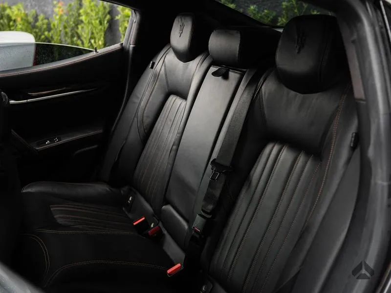Maserati Ghibli 3.0 V6 330cv Aut., foto 13 de 18