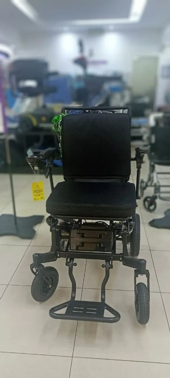 CADEIRA DE RODAS MOTORIZADA BLACK