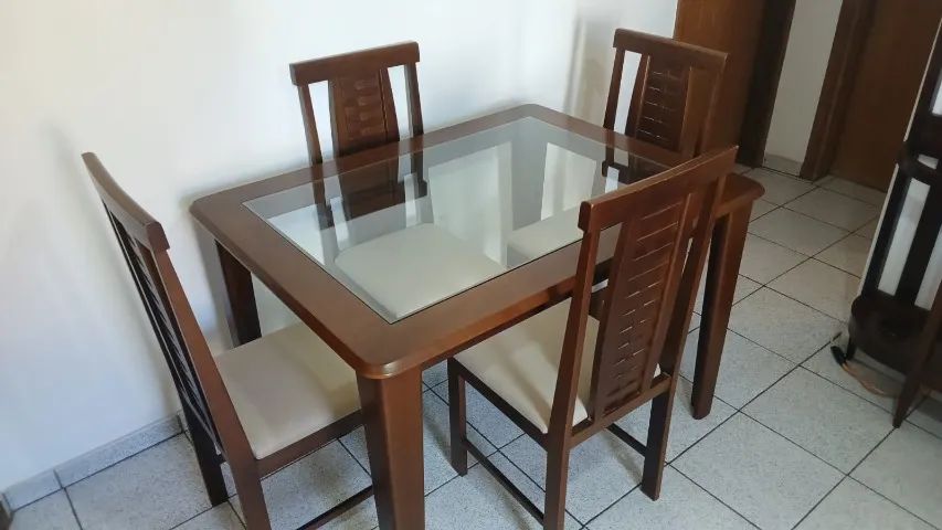 Conjunto Sala de Jantar Madeira Maciça Weihermann (Mesa + 4 Cadeiras) - Ótimo Estado!