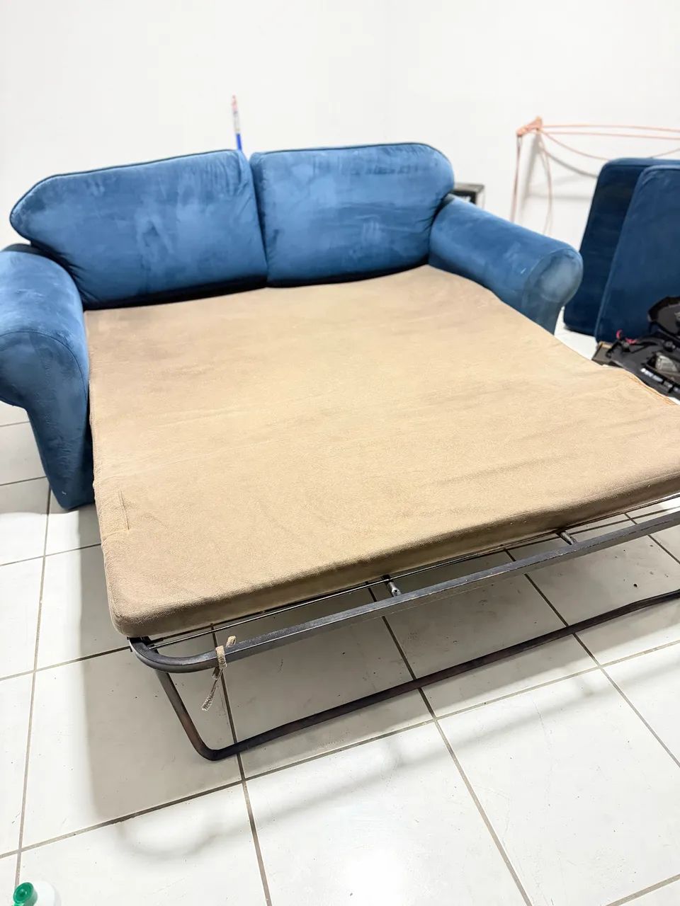 Vendo lindo sofá-cama de 2 lugares - Foto 4