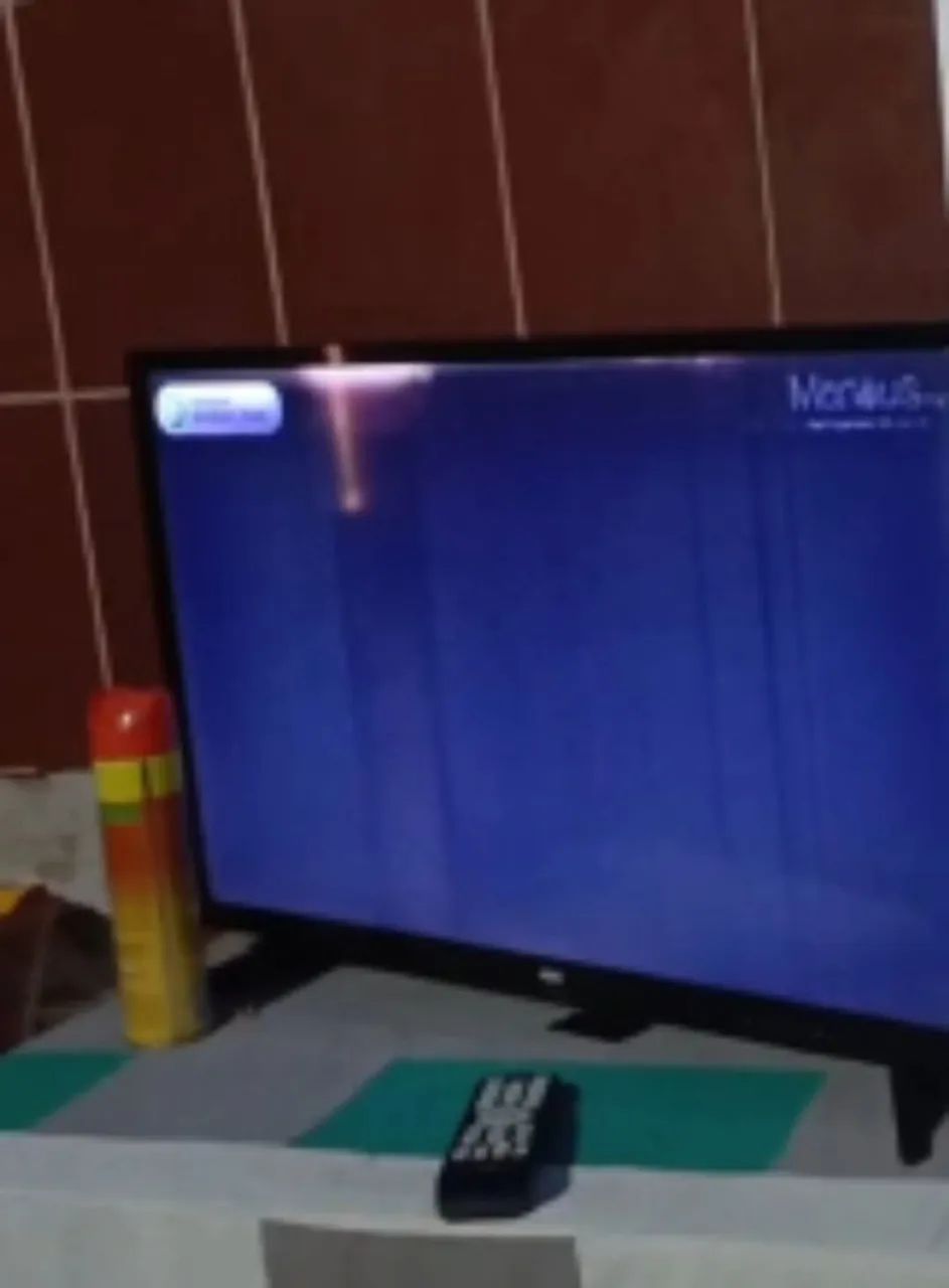Vendo tv AOC 32 polegadas  com defeito 
