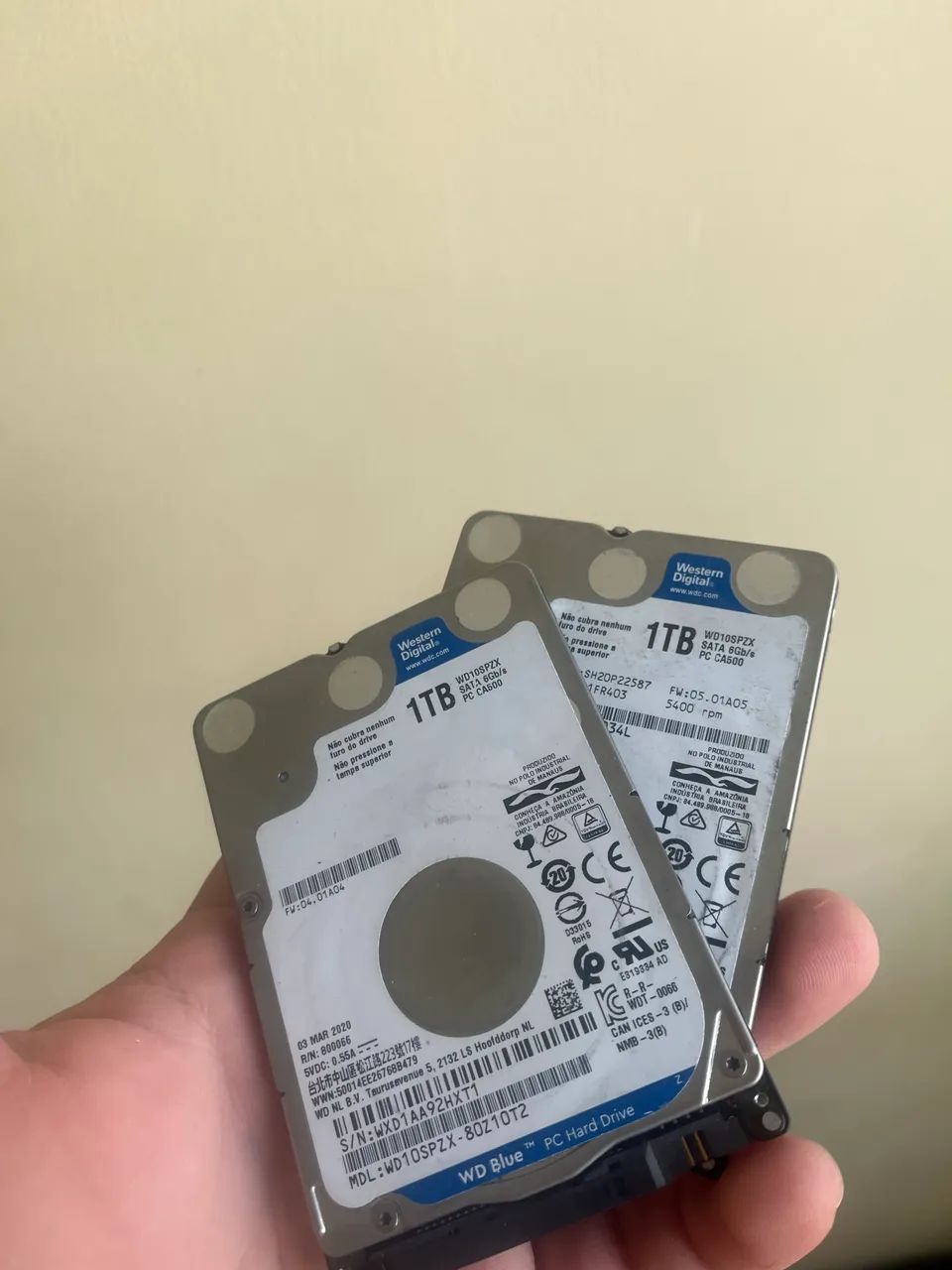 2 HDs de 1T cada 