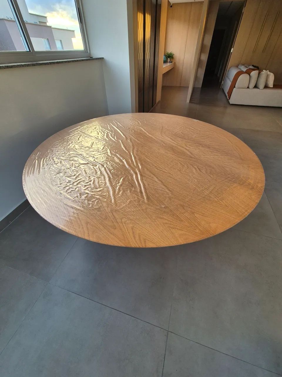 Mesa de jantar redonda 1,6m em madeira natural