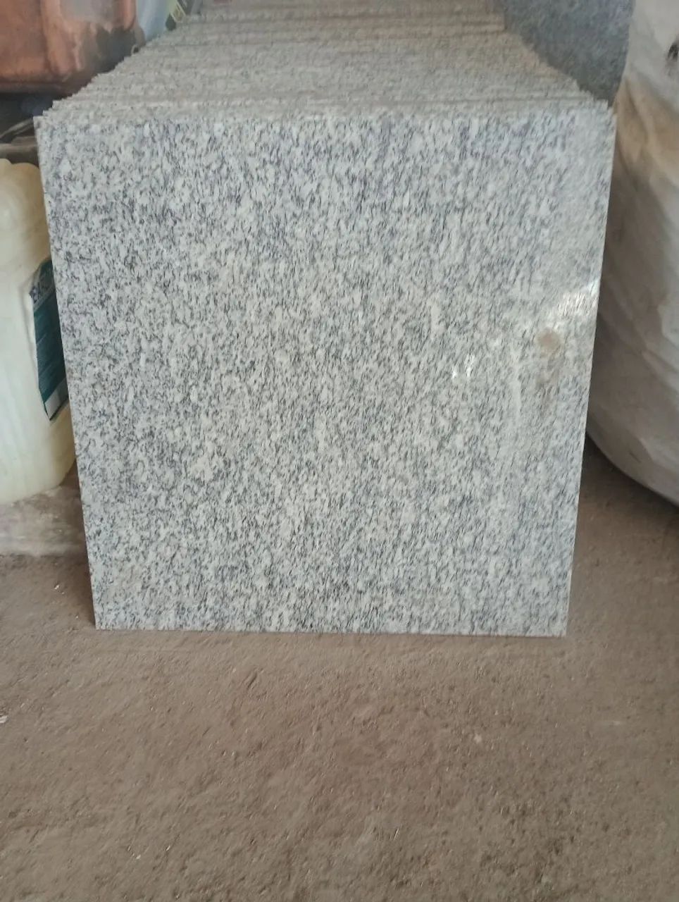 PISO DE GRANITO 60X60cm