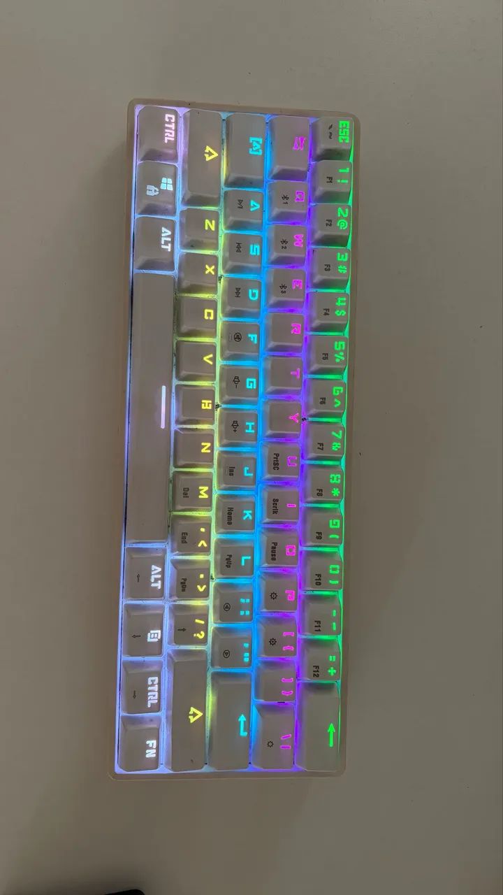 Teclado Mecânico Gamer RGB 60% 
