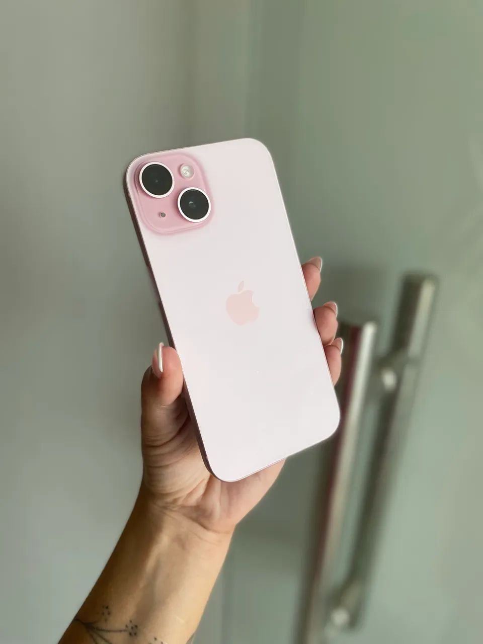 iPhone 15 / 128GB