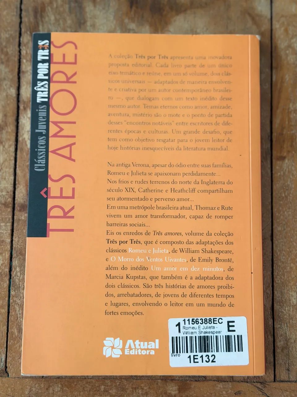Livro Três Amores - Foto 2