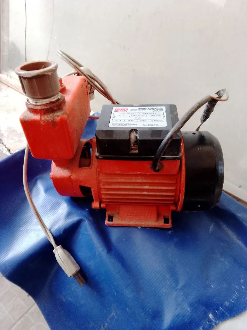 Bomba periférica auto aspirante intech 1/2 hp