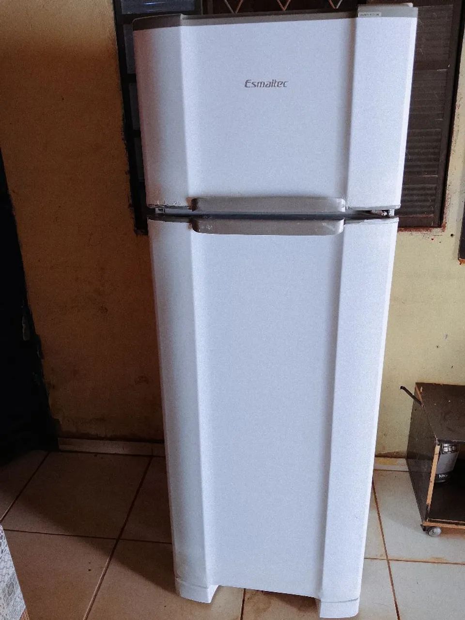 Vendo geladeira funcionando perfeitamente 