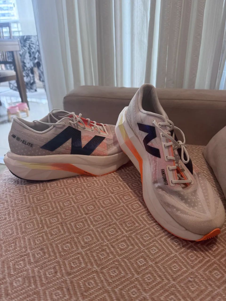 Tênis New Balance Elite V4 Running - Foto 2