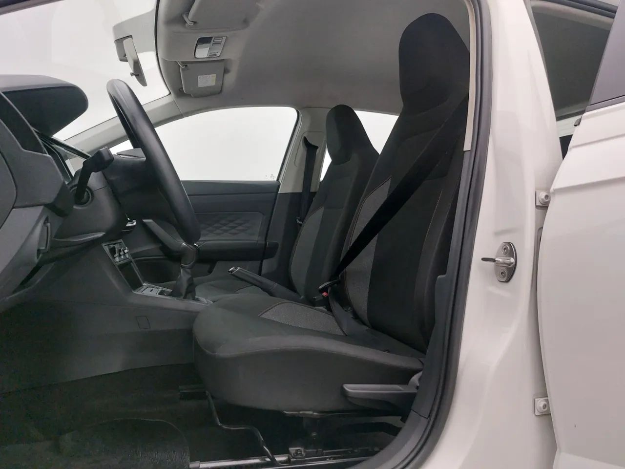 Volkswagen Polo Track 1.0 Flex 12V 5p, foto 16 de 18