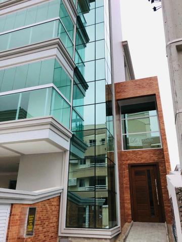 Apartamento com 4 vagas de garagem - 80 metros da praia - Foto 4