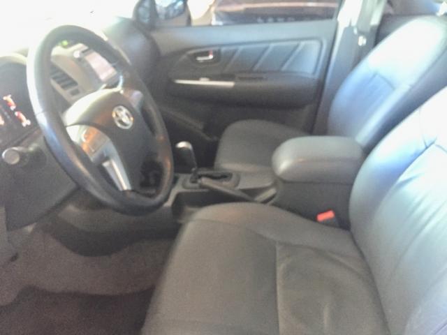 TOYOTA HILUX CD SRV D4-D 4X4 3.0 TDI DIESEL AUT - Foto 9