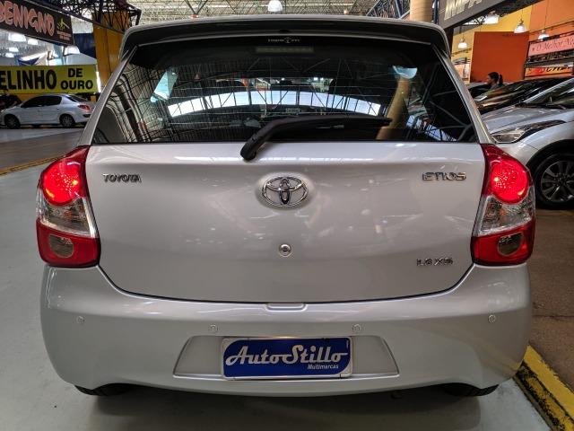 Toyota Etios XS 2013 Prata (Completo / Baixo Km) - Foto 4