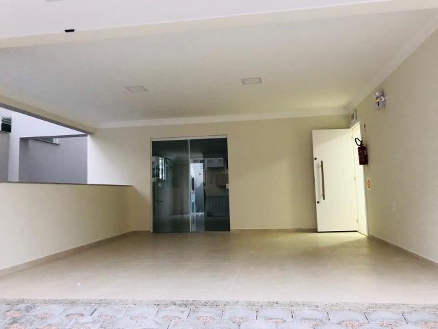 Apartamento com 4 vagas de garagem - 80 metros da praia - Foto 8
