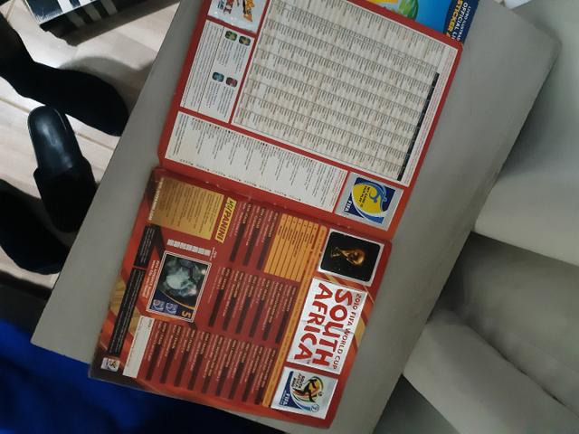 Álbum da Copa do Mundo de 2010 Usado - Foto 3