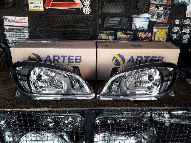 Farol Celta 2007 a 2016 Cromo Onix ( Fume ) Original