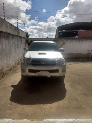 Toyota Hilux vendo e troca em carro de menor valor carro comprador zero único dono - Foto 5