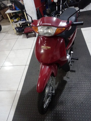 VENDO LINDA BIZ 100 ANO 2002 COM PARTIDA