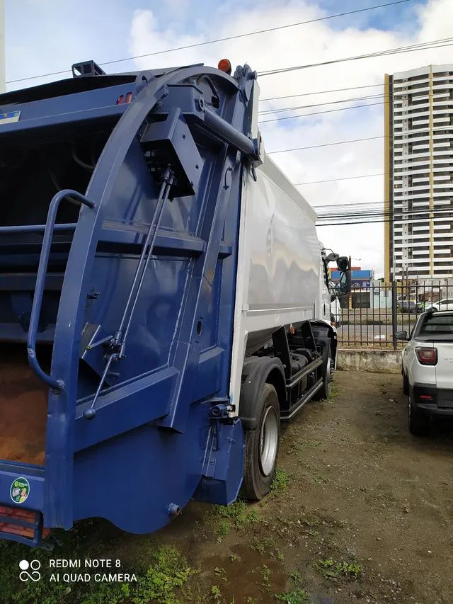 Cargo-1723/ ano 2013/ compactador de lixo/ reformado/ oportunidade 