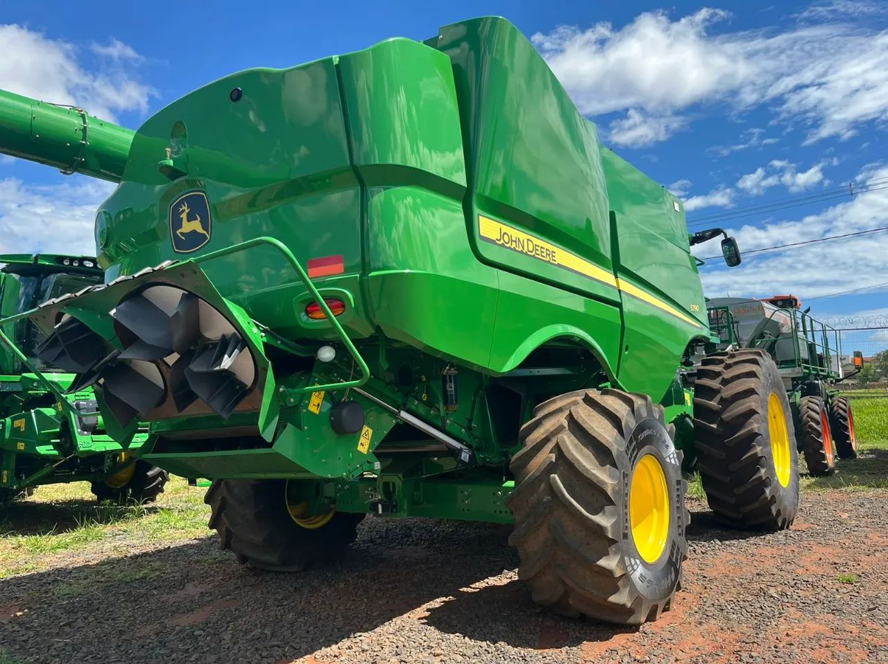 Colheitadeira John Deere S790 ano 2021 com 550 horas de motor e 350 horas, em MG - Foto 2