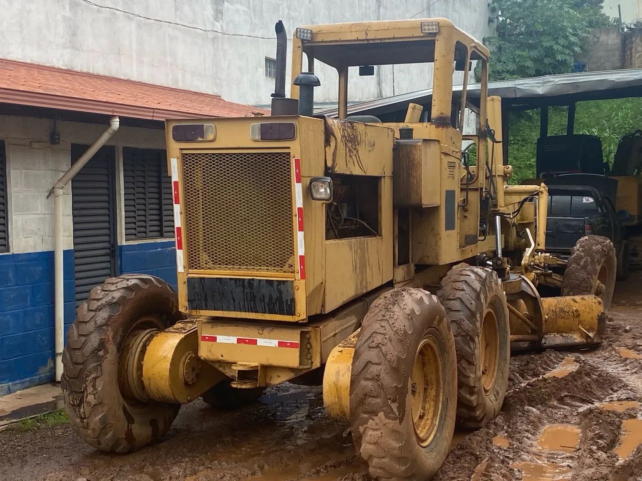 Vendo ou troco Motoniveladora (Patrol) Huber Warco - Foto 2