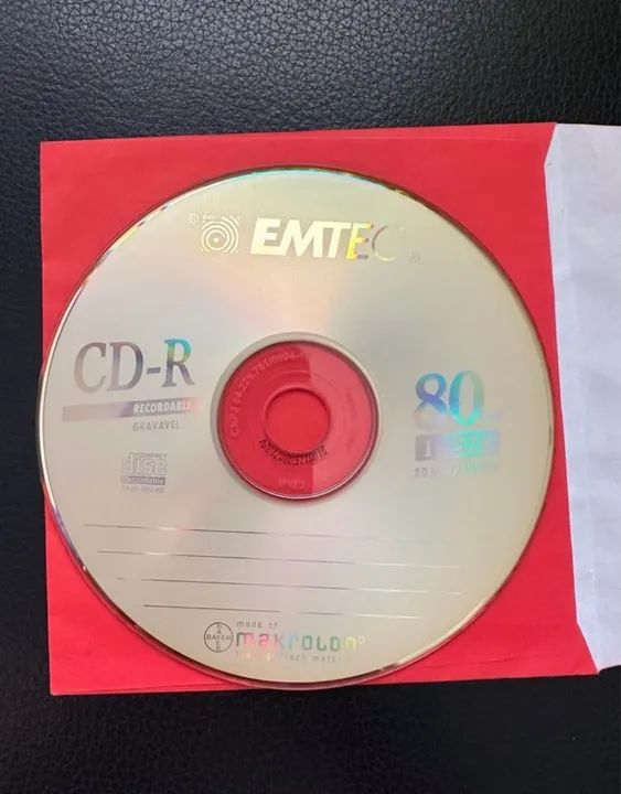 11 cds virgens graváveis e estojo para 100 cds