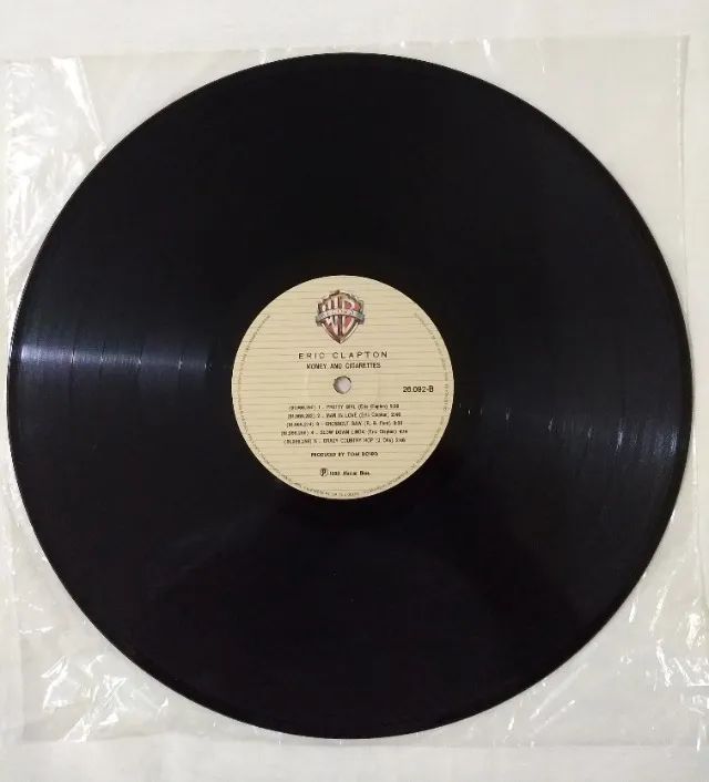 LP Eric Clapton - Money And Cigarettes. Com Encarte. (P-1983) - Nacional. - Foto 5