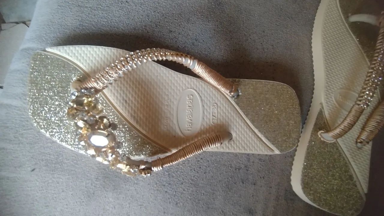 Chinelas Havaianas bordadas  - Foto 2